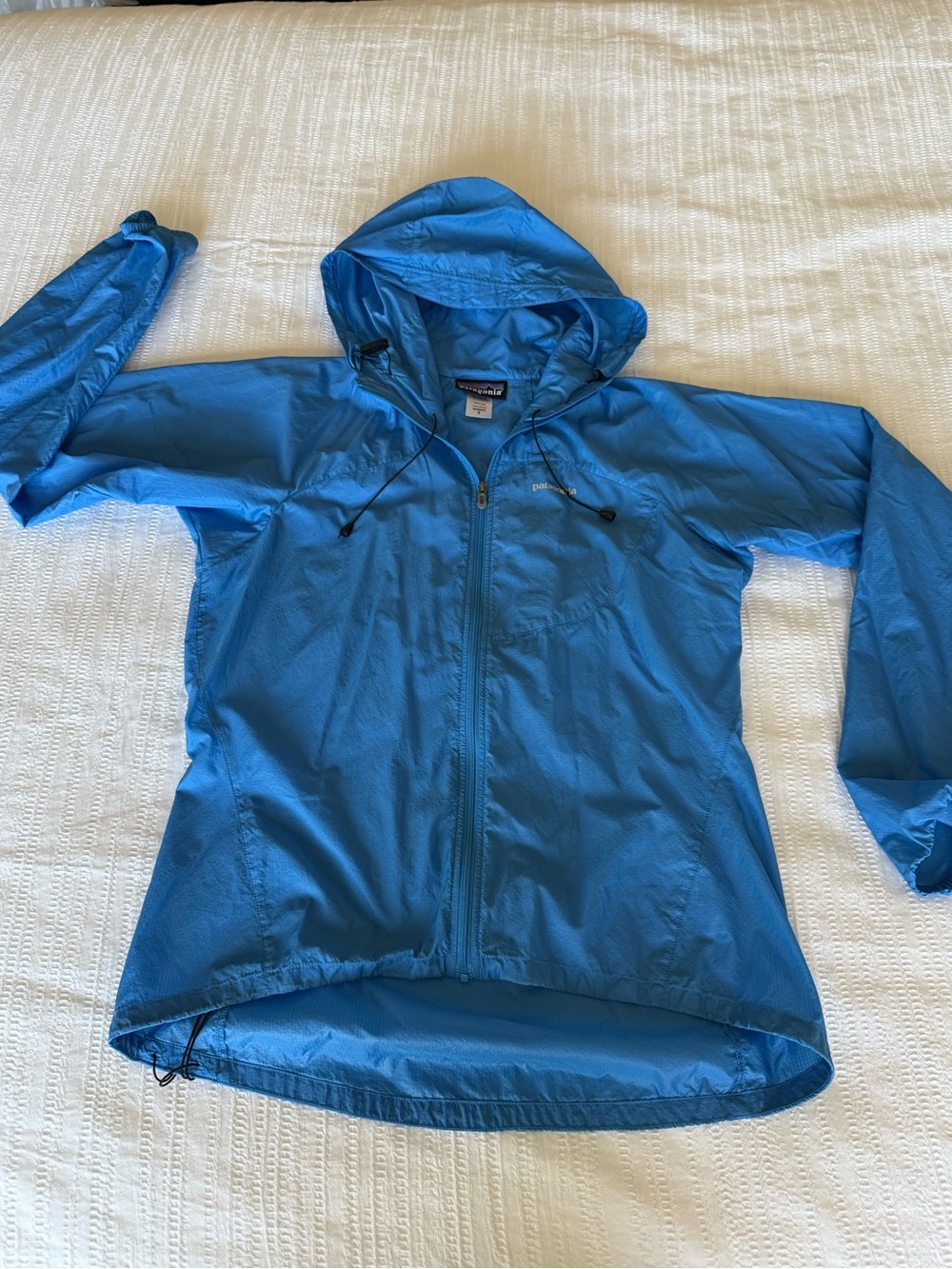 Patagonia Women's Blue Hooded Lightweight Windbreaker size S